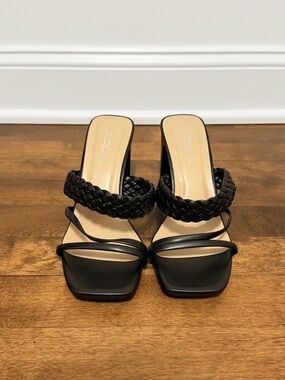 Soda Black Braided Heels Size 6.5